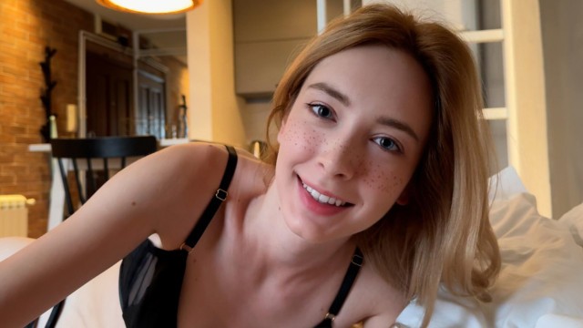 Imagem Sexo matinal com a tua doce namorada (Para pessoas solitárias)